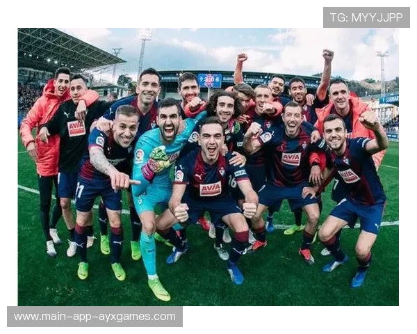 欧冠战术板上，新一代理念正逐步取代旧有公式